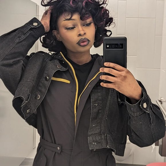 Meet your Posher, Christianah - Picture 2 of 3